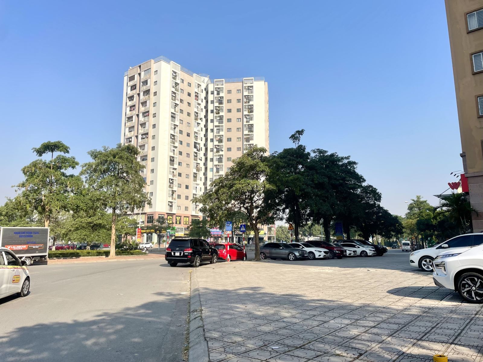 Bán nhà khu tái định cư Giang Biên, Long Biên 40m2 5 tầng dân xây. Gía 6.45 tỷ