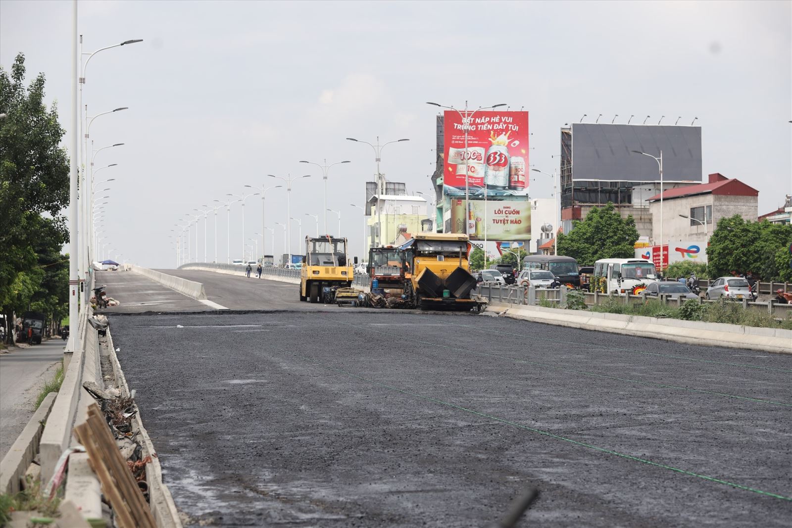 Cầu Vĩnh Tuy giai đoạn 2 hoàn thiện những hạng mục cuối cùng để thông xe