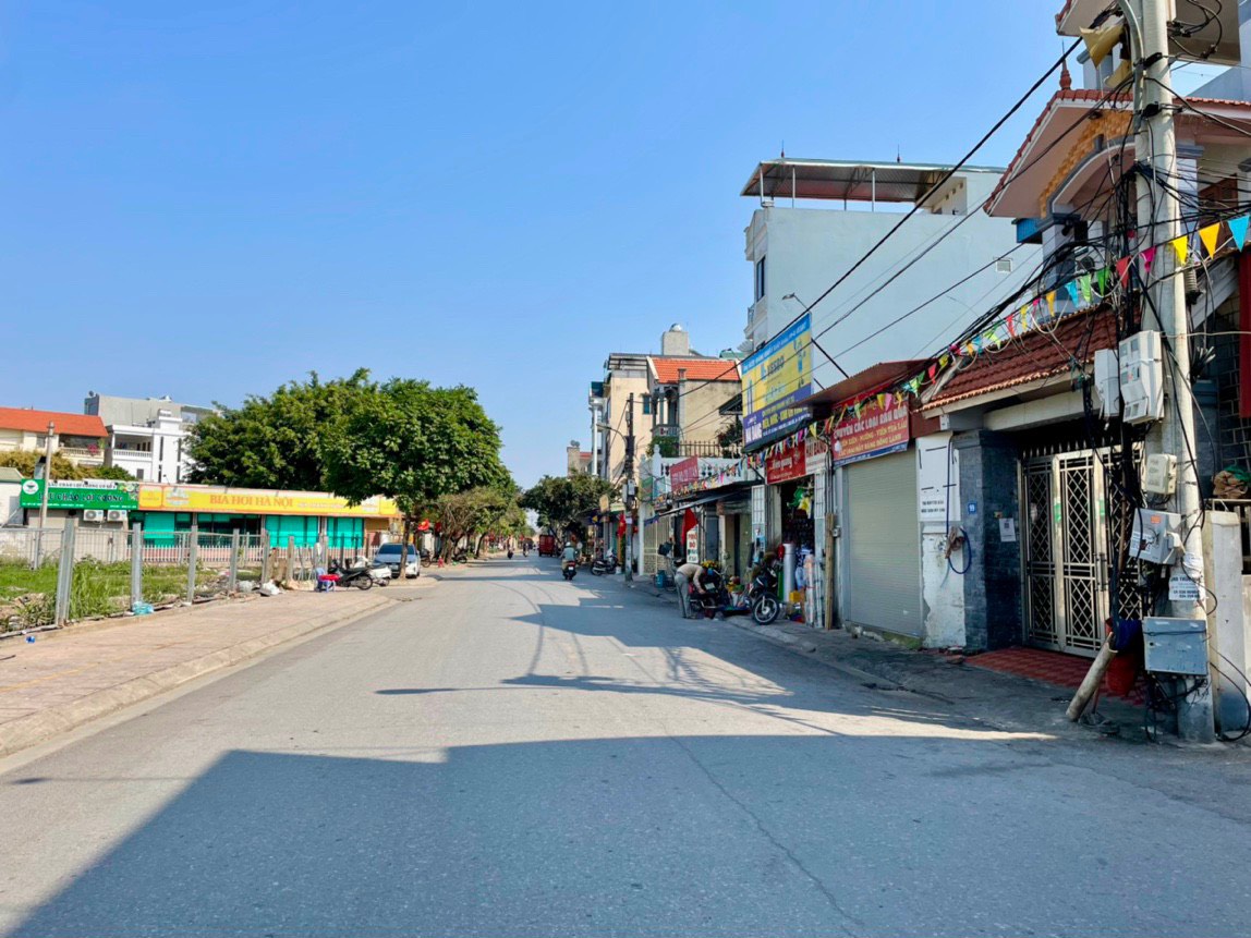 Bán 56m2 đất Kẻ Tạnh, Giang Biên hướng Đông Nam đường ôtô tránh. Gía 82tr/m2