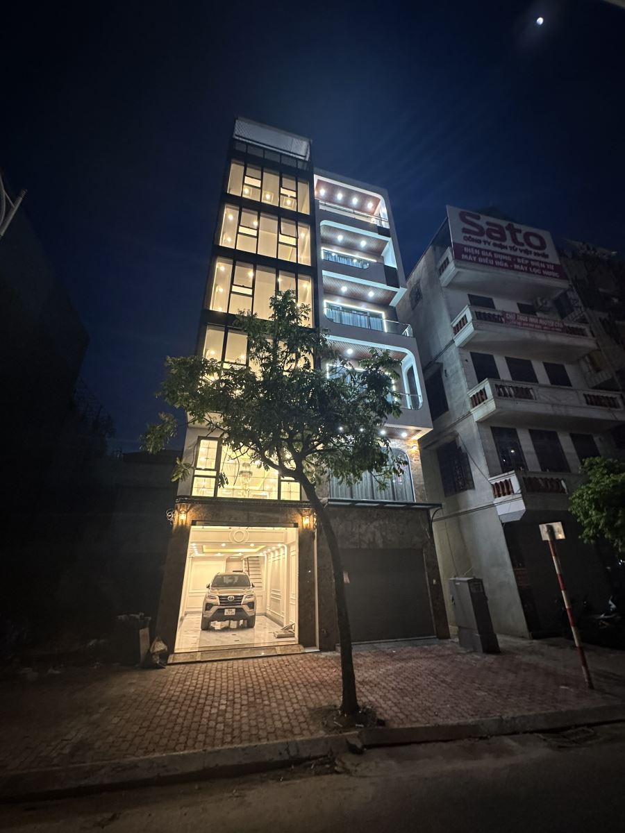 Bán nhà mặt phố Đàm Quang Trung 51m2 xây 7 tầng thang máy kinh doanh sầm uất. Gía 12.5 tỷ