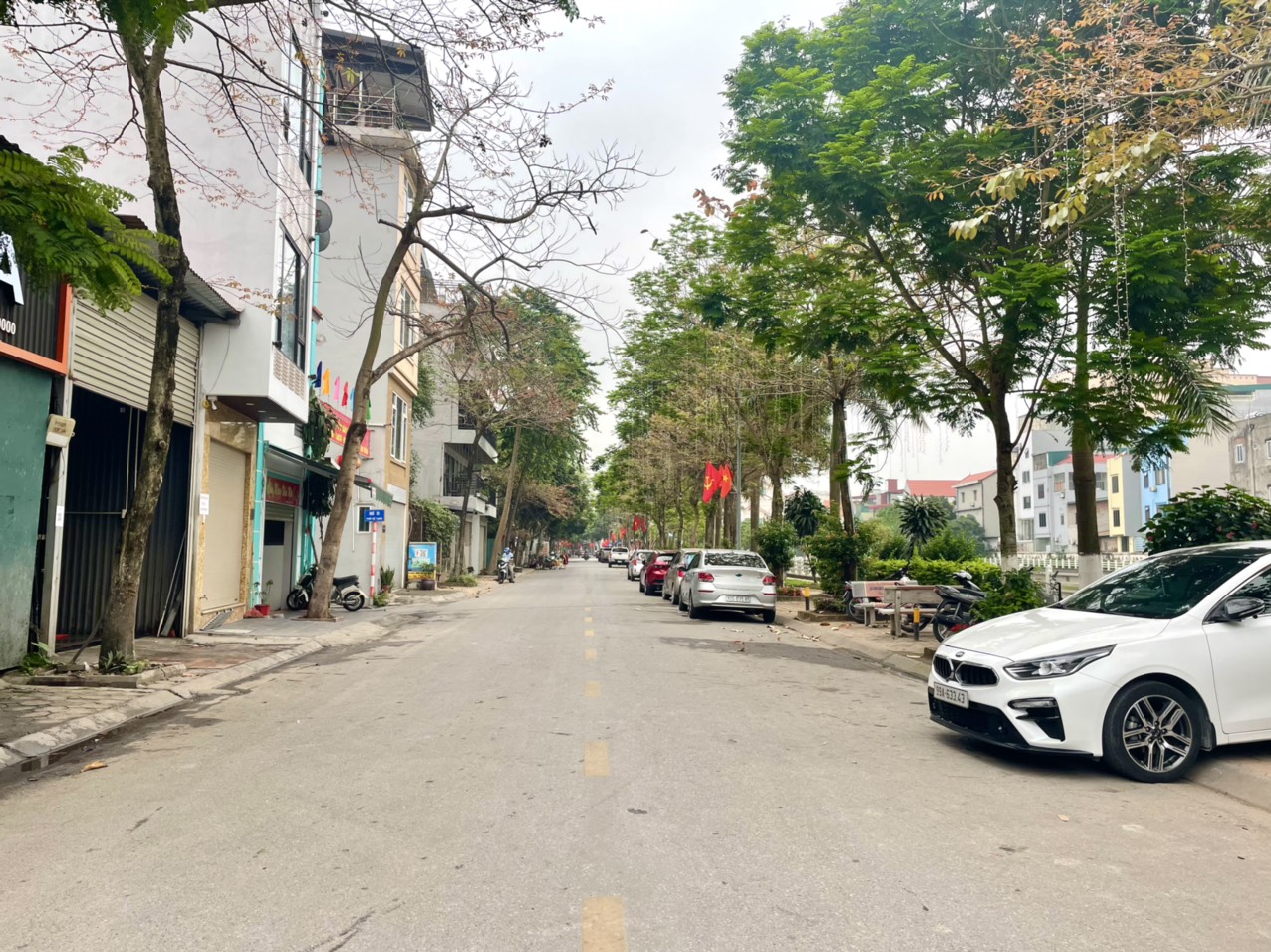 Cần bán lô đất 40m2 ngõ phố Kẻ Tạnh, Giang Biên, Long Biên. Gía 3.3 tỷ